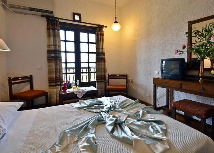 Hotel Stafilos Skopelos Town